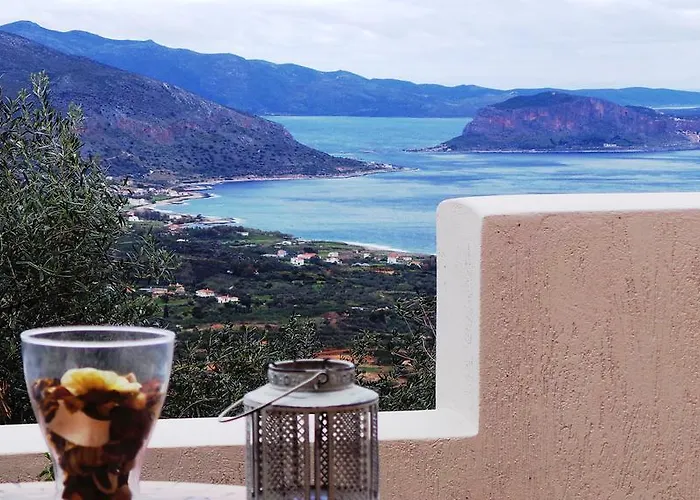 Foutia Nest * Monemvasía