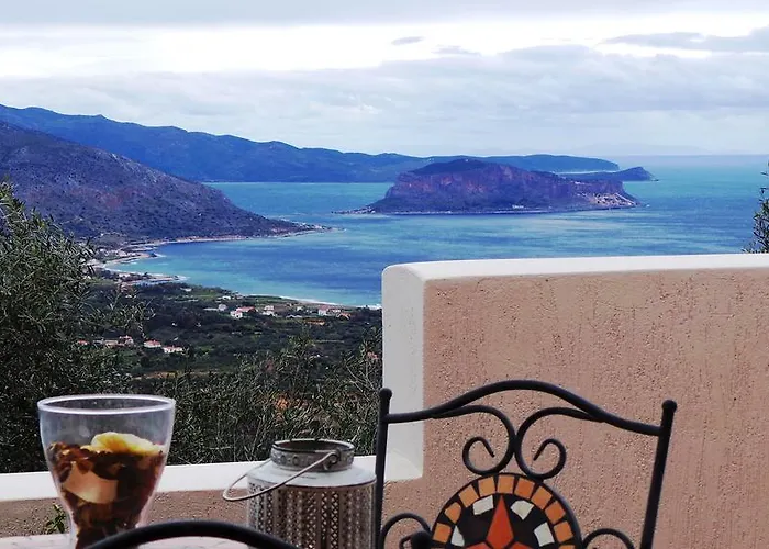 Foutia Nest * Monemvasia